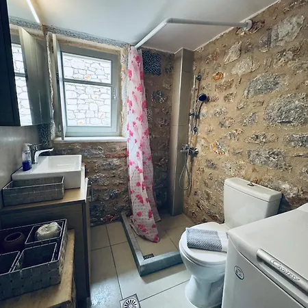 Mani Spot Sofia Nyaraló *